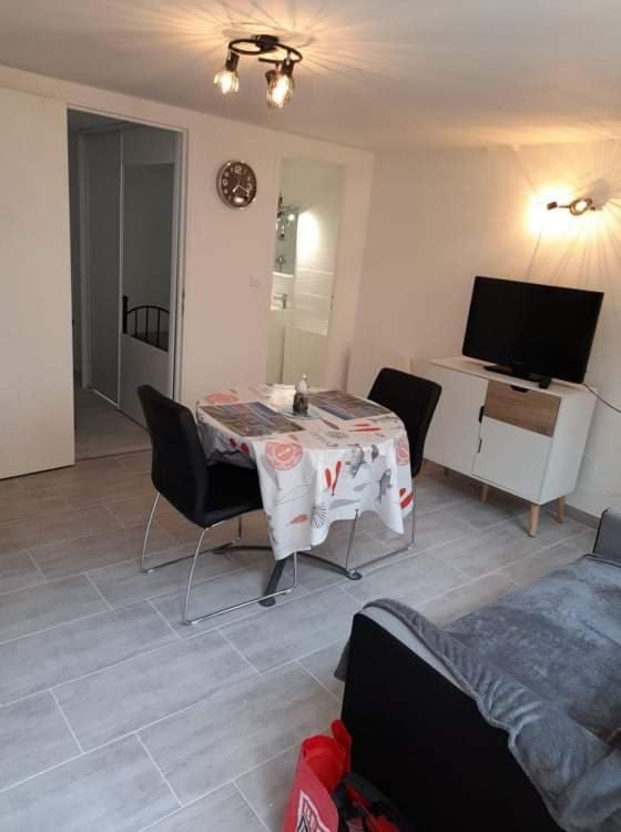 F2 Rdc Promo Cour Courseulles Sur Mer Екстериор снимка